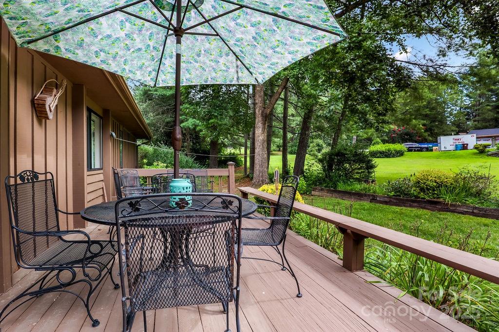 Hendersonville, North Carolina 28792, United States, 3 Bedrooms Bedrooms, ,2 BathroomsBathrooms,Residential,Active,191759