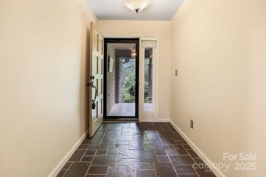 Hendersonville, North Carolina 28792, United States, 3 Bedrooms Bedrooms, ,2 BathroomsBathrooms,Residential,Active,191759