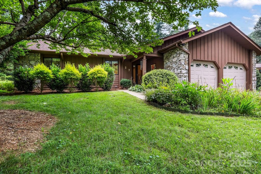 Hendersonville, North Carolina 28792, United States, 3 Bedrooms Bedrooms, ,2 BathroomsBathrooms,Residential,Active,191759 Hendersonville, North Carolina 28792, United States, 3 Bedrooms Bedrooms, ,2 BathroomsBathrooms,Residential,Active,191759