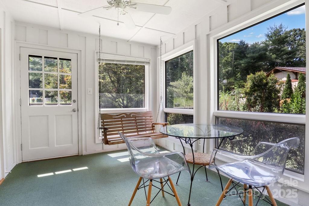 Hendersonville, North Carolina 28792, United States, 3 Bedrooms Bedrooms, ,2 BathroomsBathrooms,Residential,Active,191759