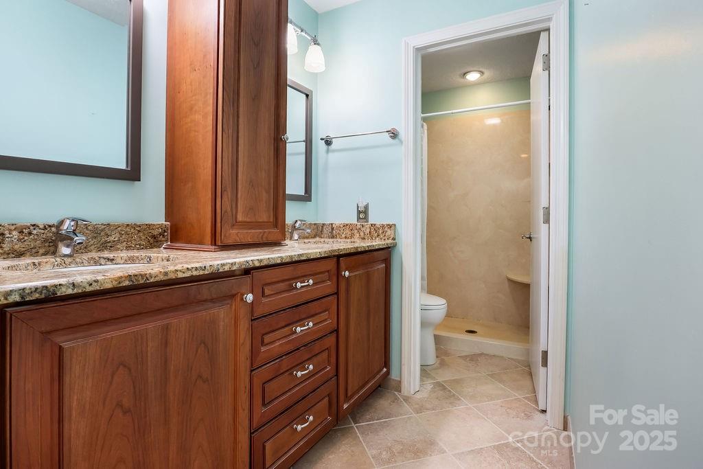 Hendersonville, North Carolina 28792, United States, 3 Bedrooms Bedrooms, ,2 BathroomsBathrooms,Residential,Active,191759