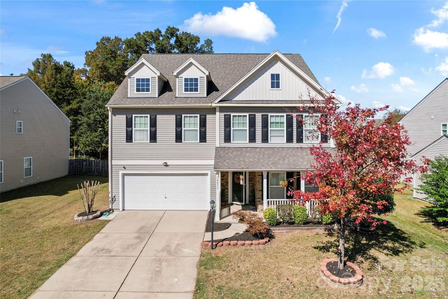 $2,500 Lender Credit (check the info with your Realtor) - Almost $50,000 MAJOR PRICE REDUCTION . Rare Chance at This Price Point - Home with nearly 4,000 Sqft. EXCEPTIONAL VALUE NEAR PALISADES HIGH SCHOOL - SPACIOUS 5-BEDROOM HOME 
Very Well-kept and Open Floor Plan. The fenced level backyard is ideal for play or entertaining. Multiple living areas, a roomy kitchen with plenty of prep and storage space, formal and casual dining options, and large bedroom suites that give everyone privacy. The home’s scale means dedicated spaces for a home office, playroom, media room or gym... Don’t miss this rare spacious gem locate in a highly convenient area—schedule yourshowing today and make it yours!