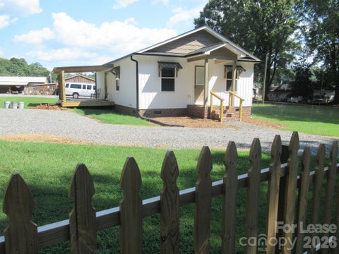 Photo of 251B S B Avenue, Maiden, NC 28650 (MLS # 4411706)