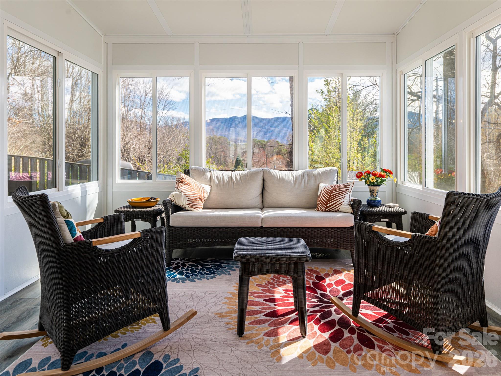 The Lynx Condominium - Residential