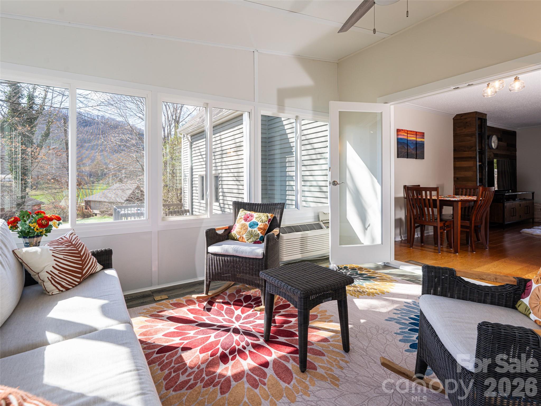 The Lynx Condominium - Residential