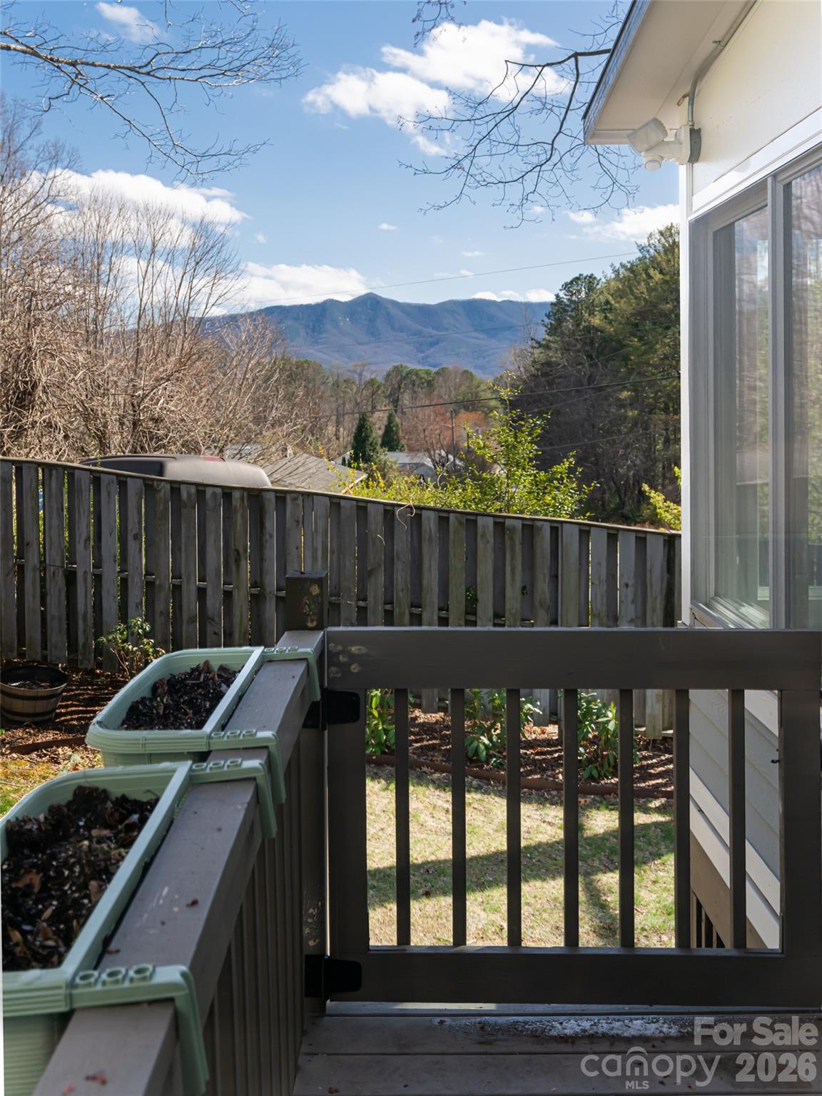 The Lynx Condominium - Residential