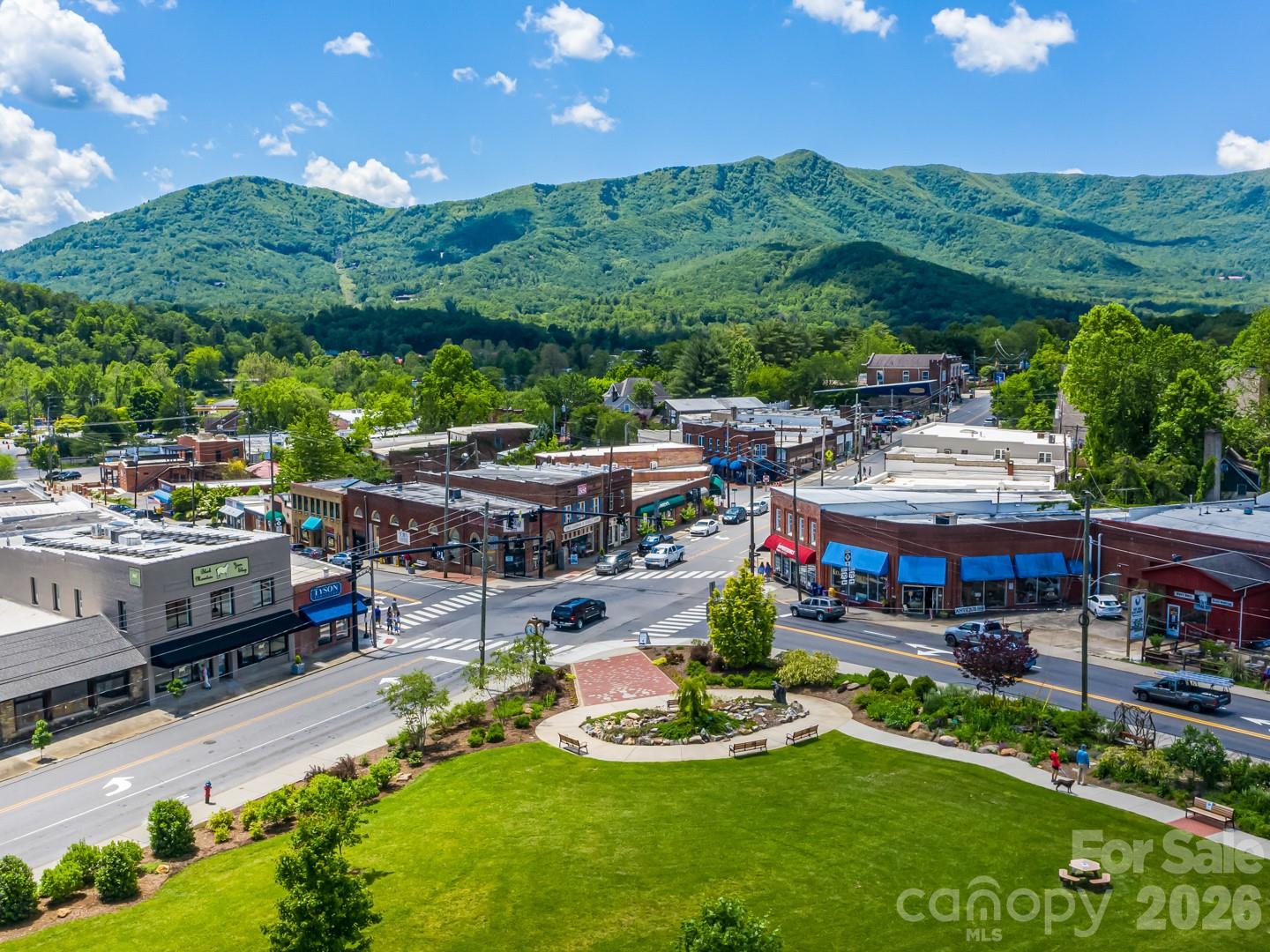 The Lynx Condominium - Residential