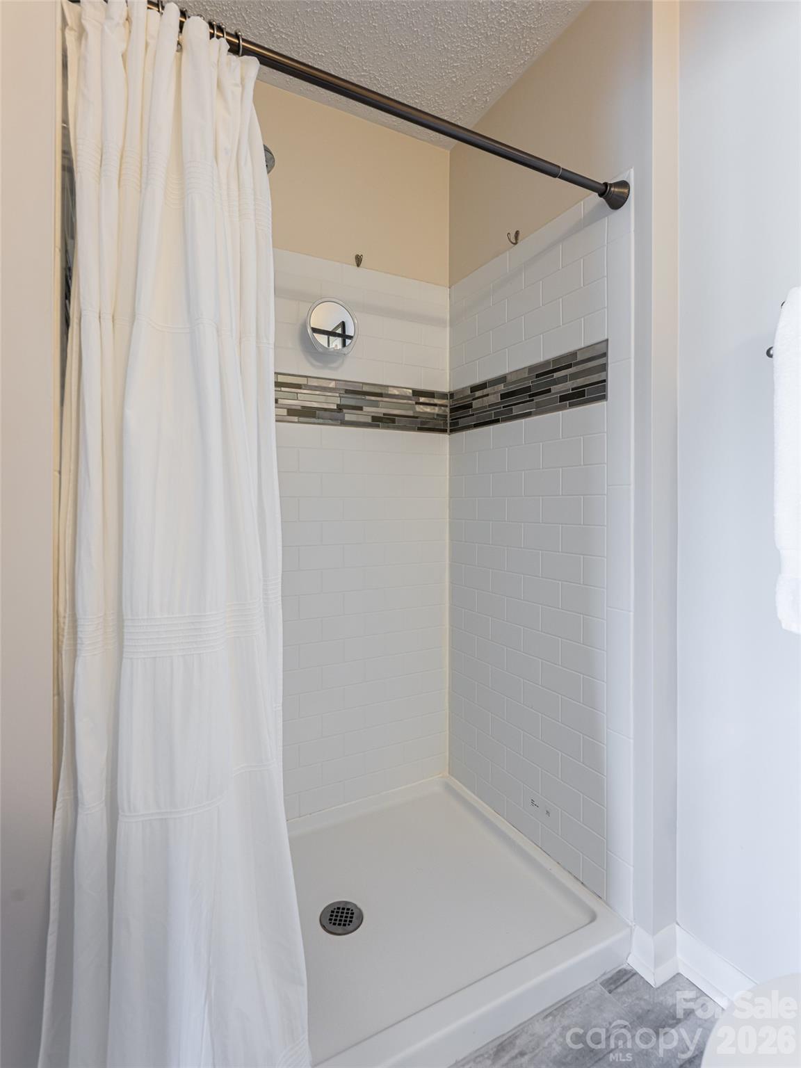 The Lynx Condominium - Residential