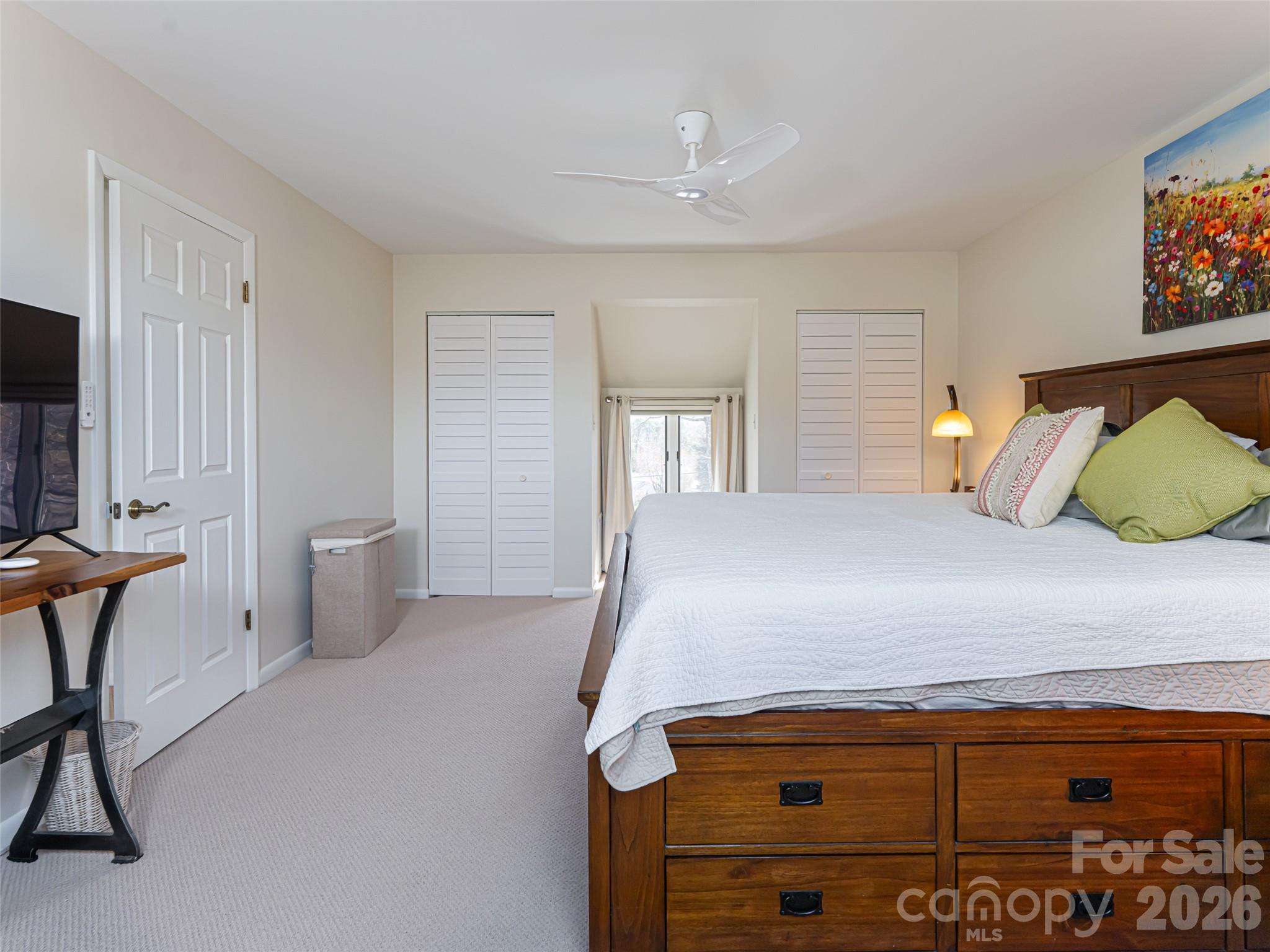 The Lynx Condominium - Residential