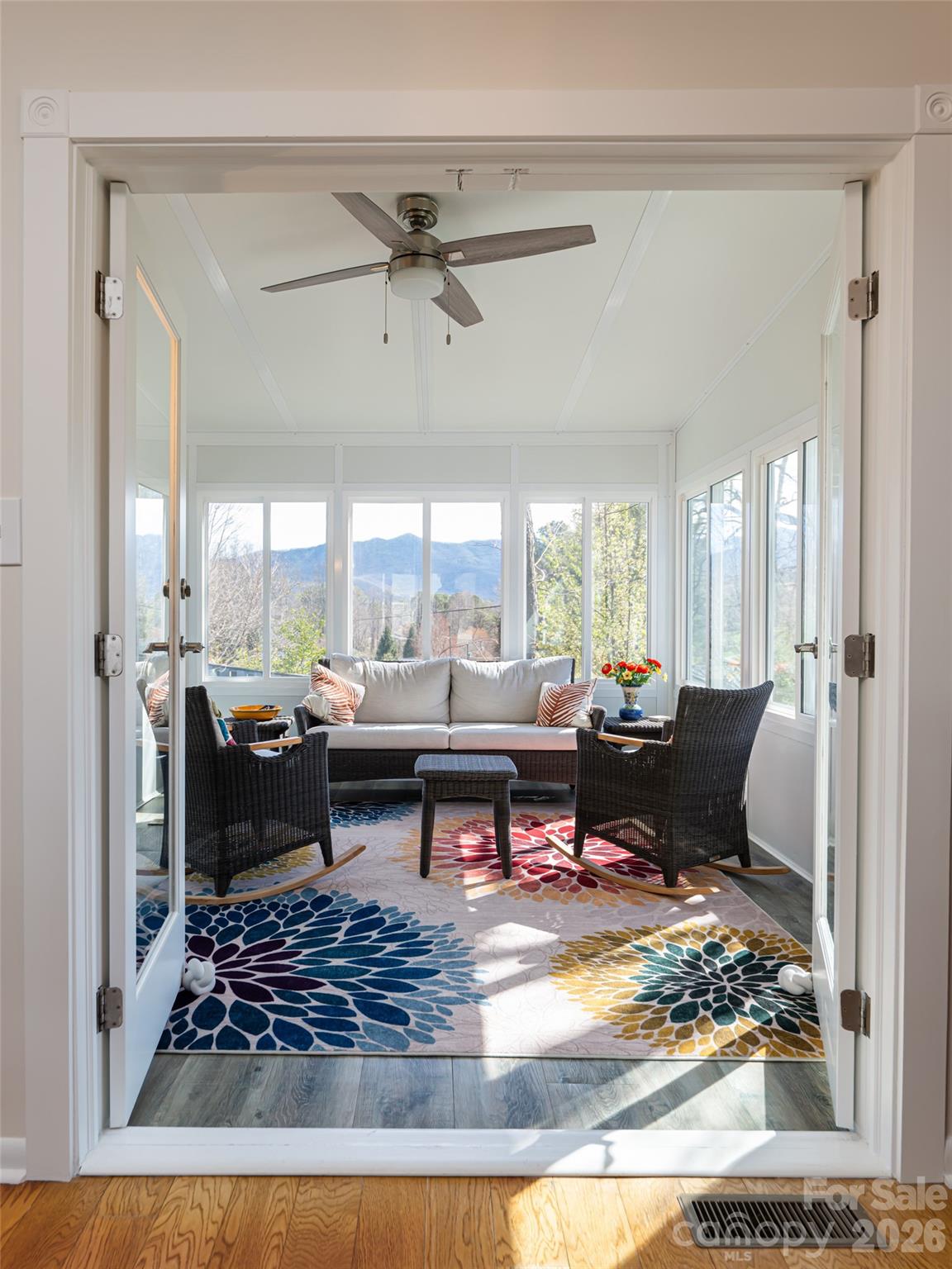 The Lynx Condominium - Residential