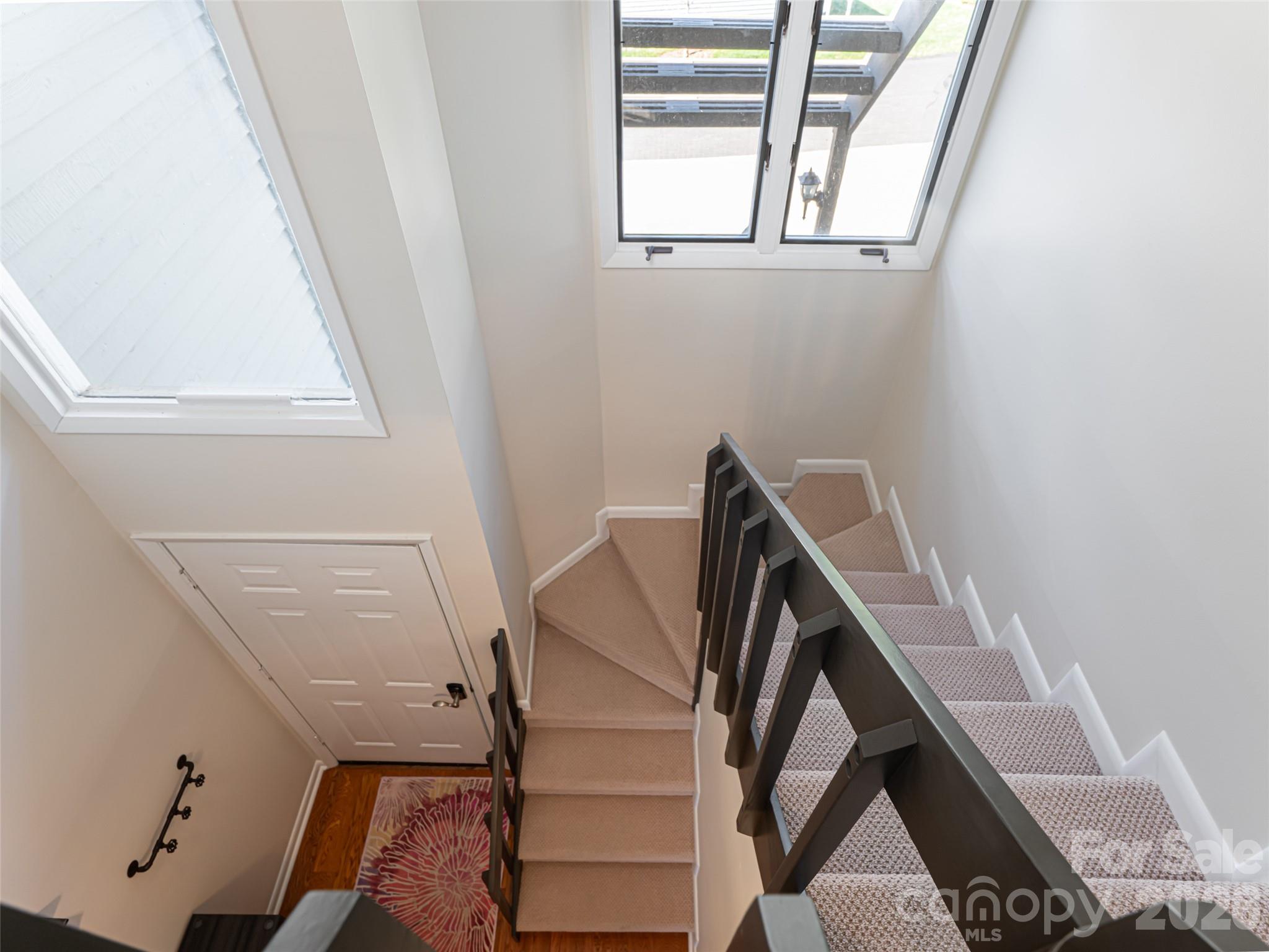 The Lynx Condominium - Residential