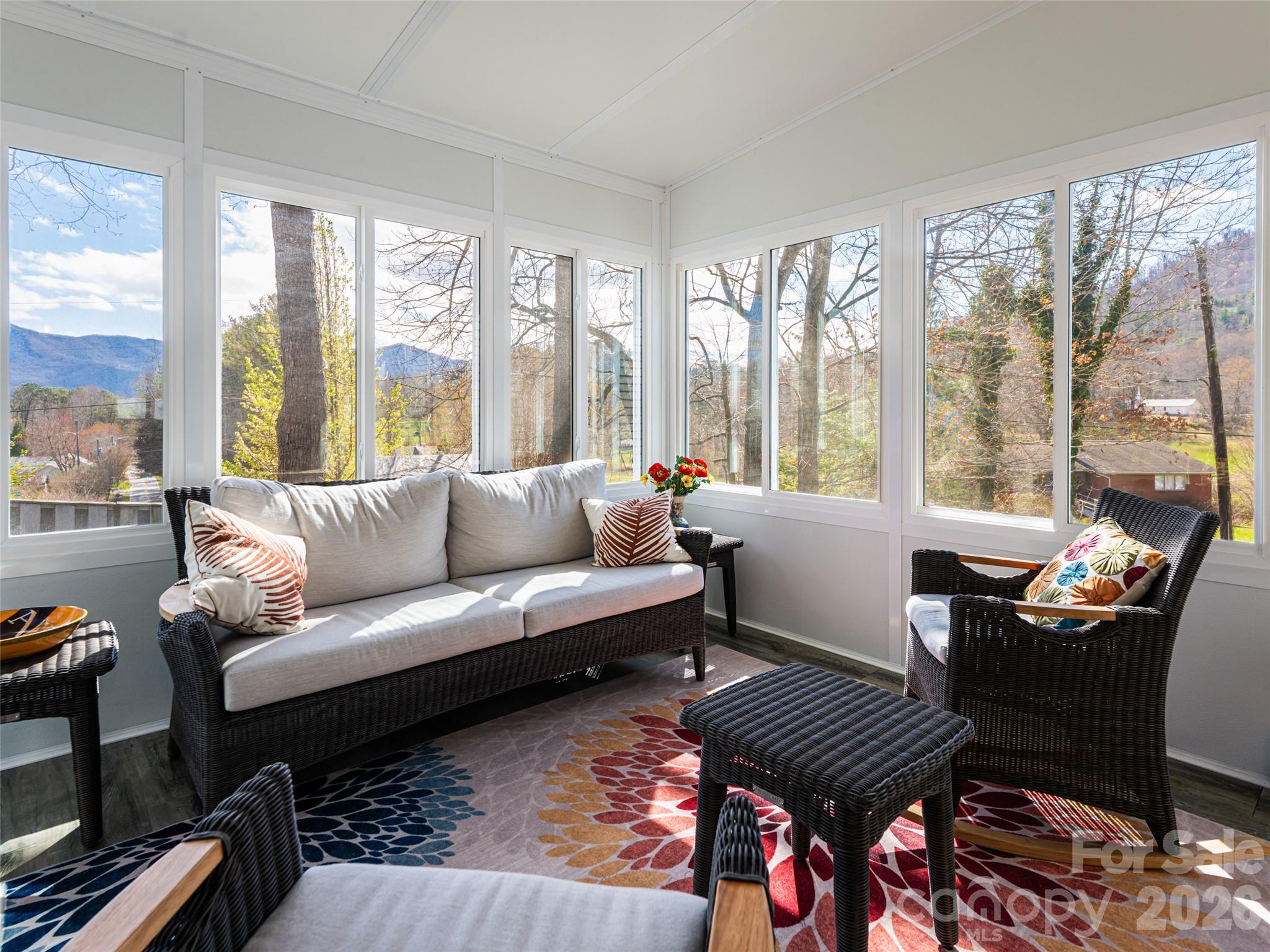 The Lynx Condominium - Residential