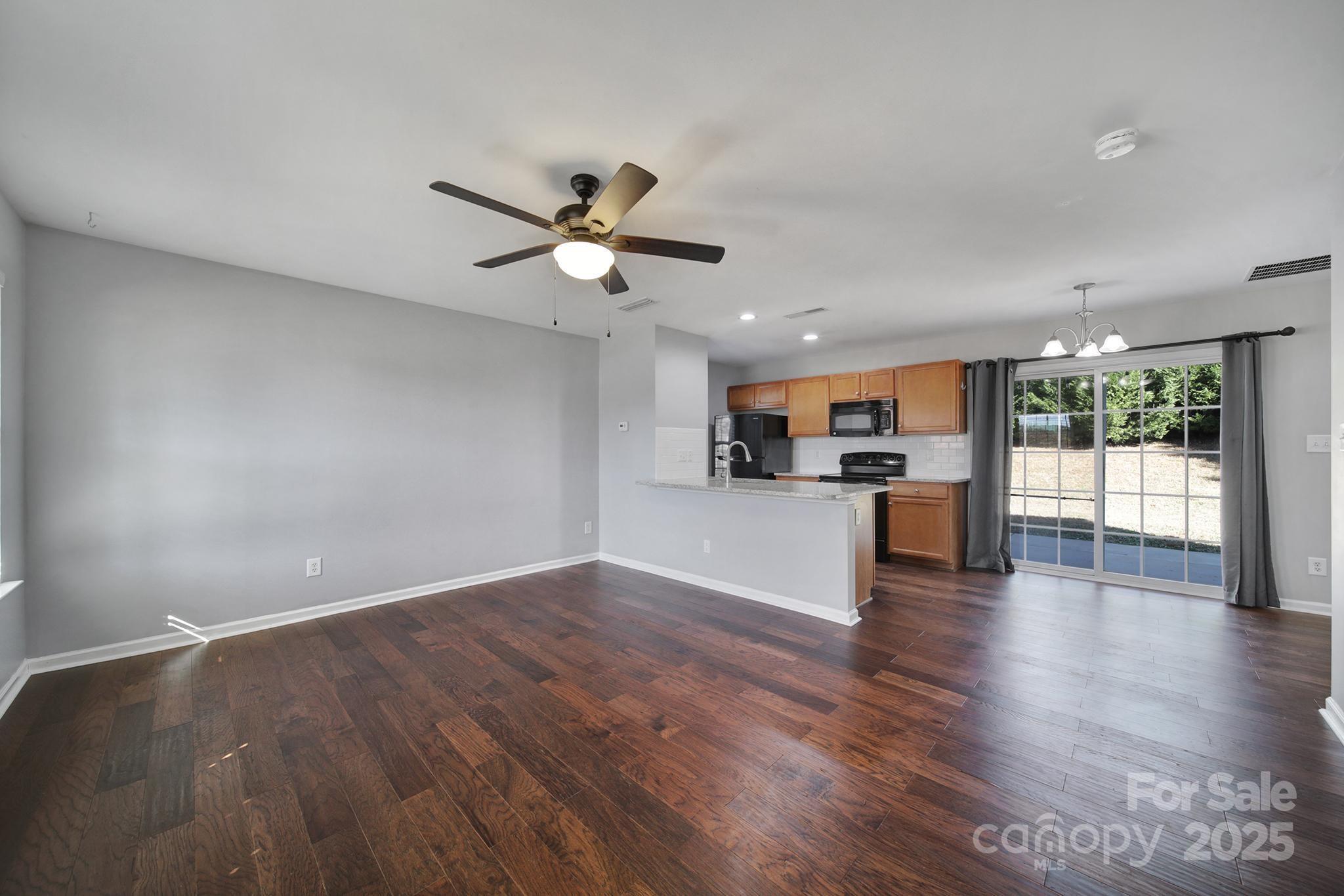 2001 Roscommon Drive