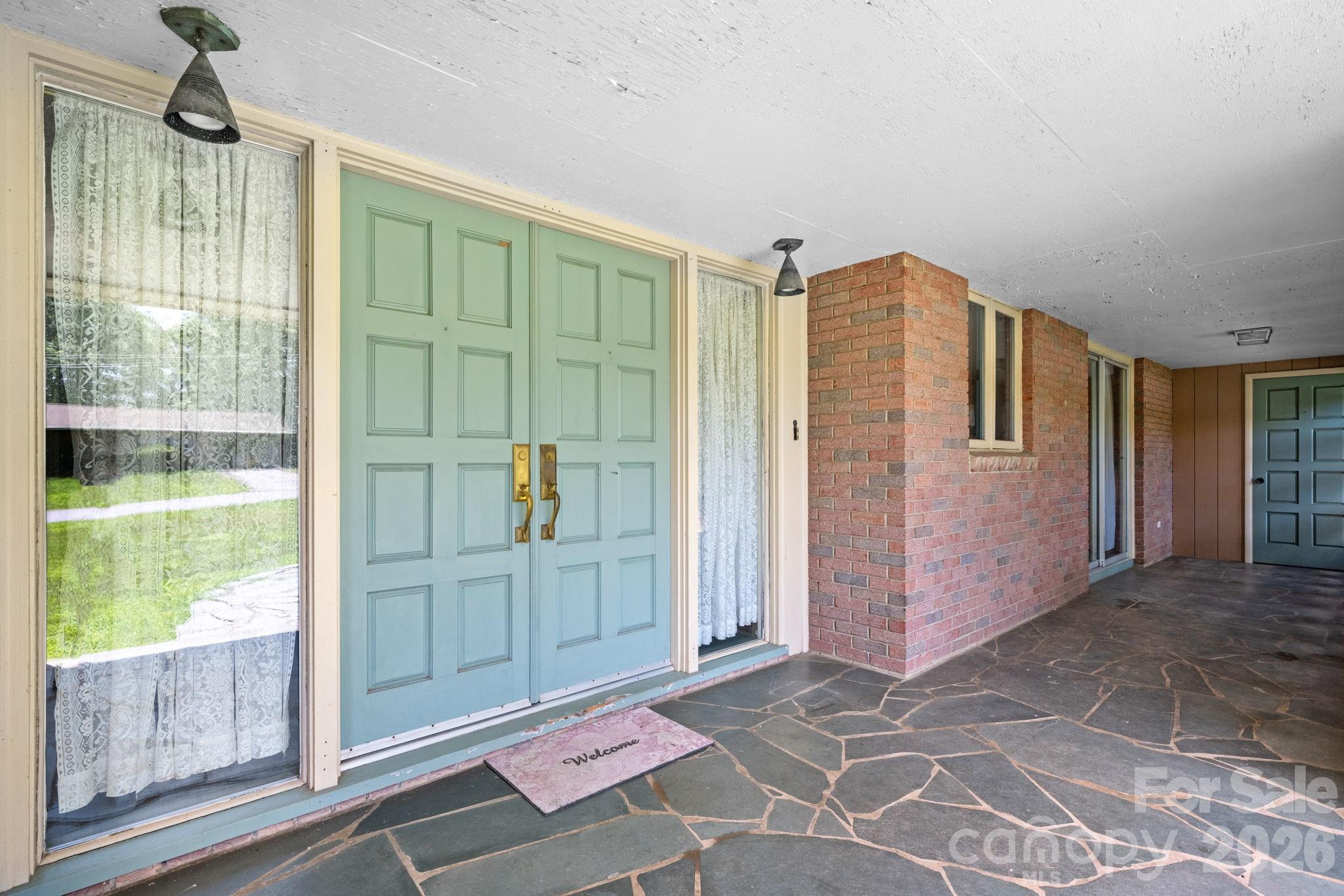 1335 36th Avenue Drive NE 20-27/D