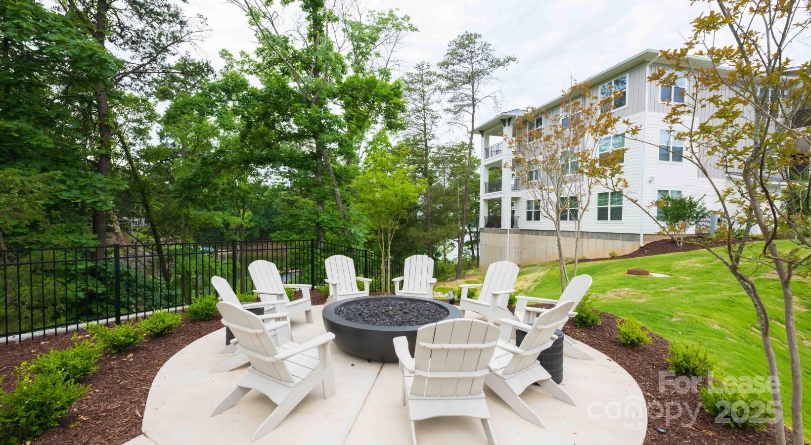 Charlotte, North Carolina 28278, United States, 2 Bedrooms Bedrooms, ,2 BathroomsBathrooms,Residential,Active,168208