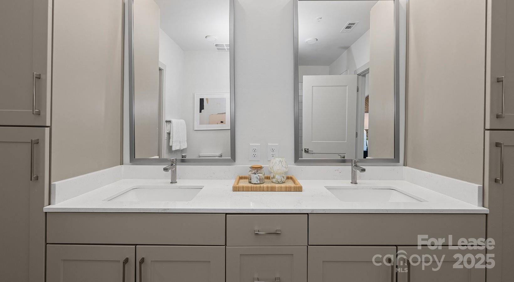 Charlotte, North Carolina 28278, United States, 2 Bedrooms Bedrooms, ,2 BathroomsBathrooms,Residential,Active,168208