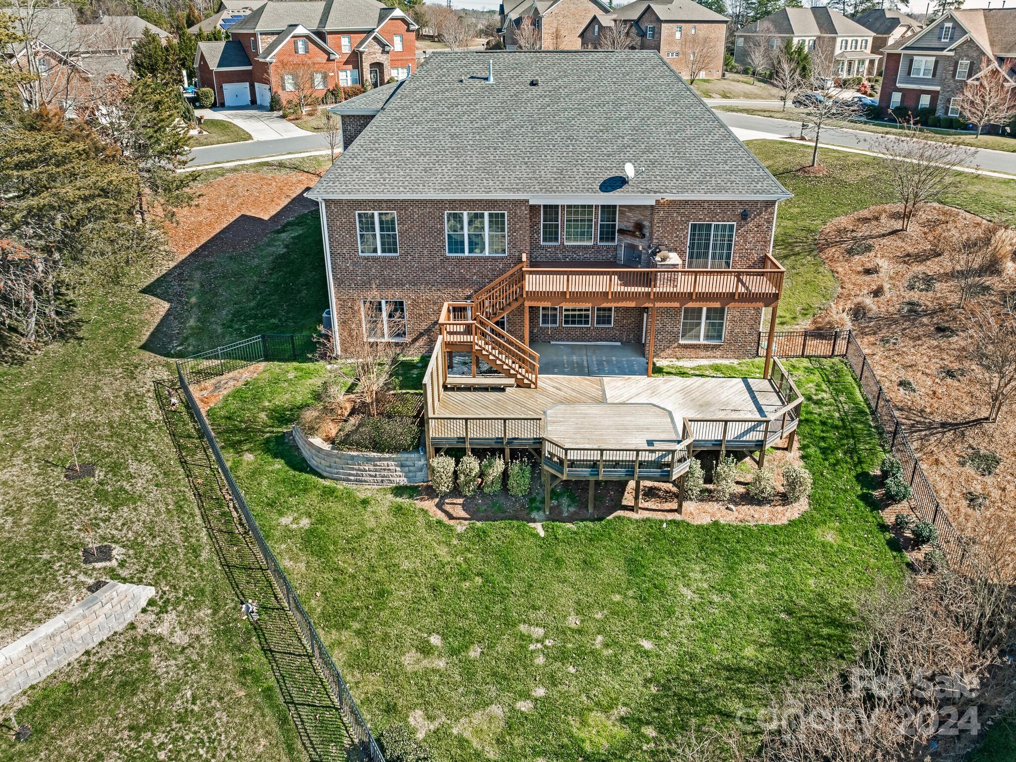 River Lake - Residential