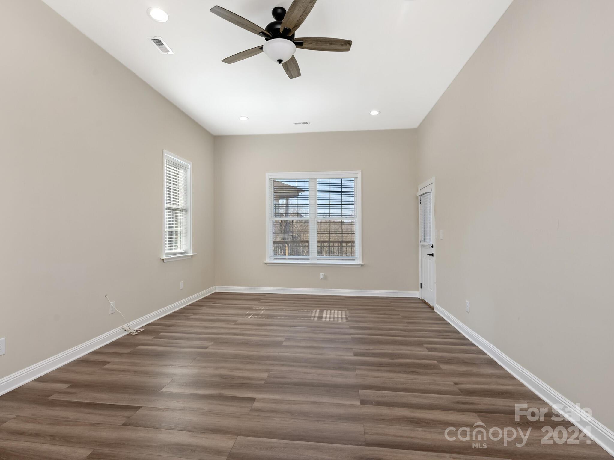 River Lake - Residential