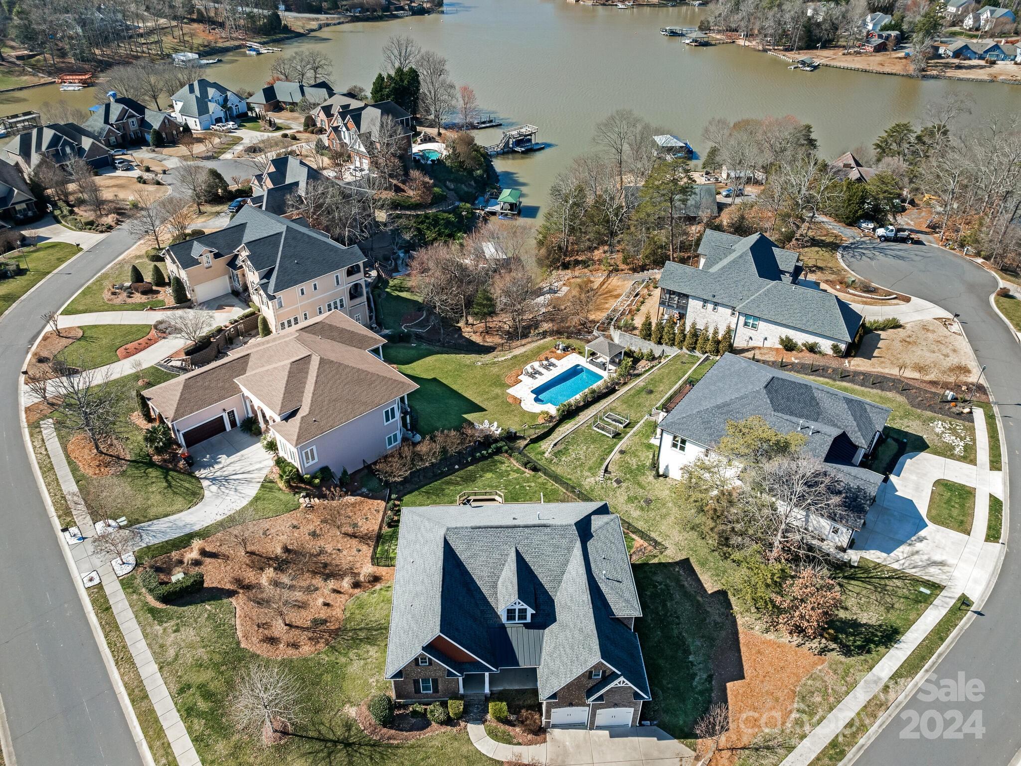 River Lake - Residential