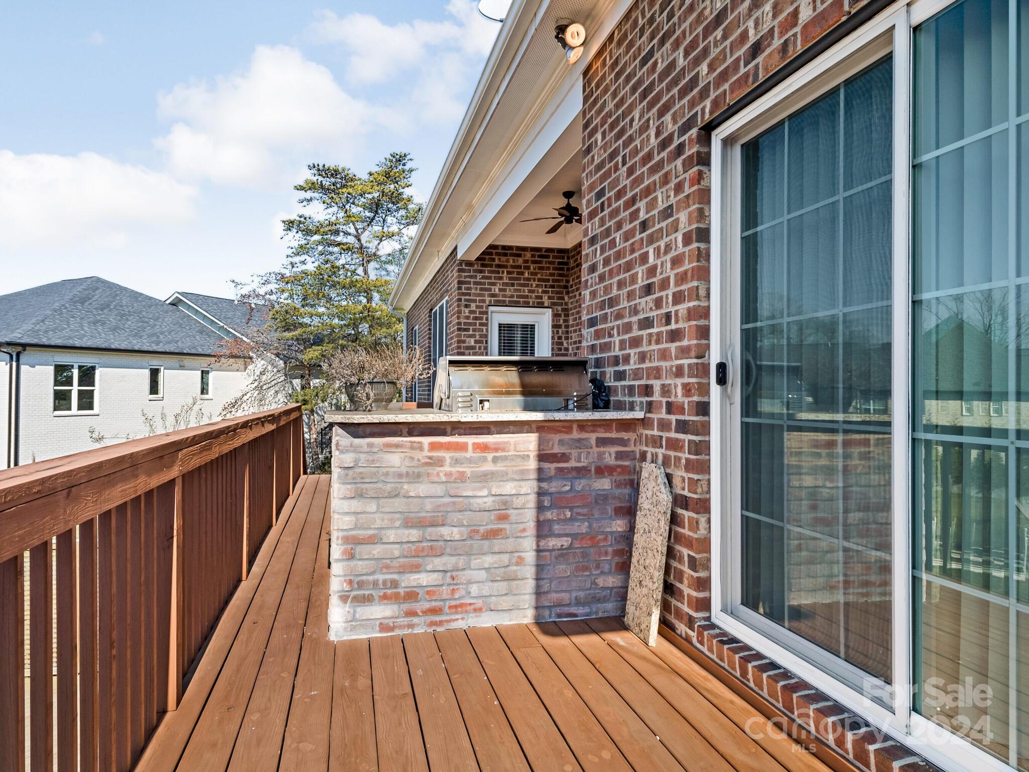 River Lake - Residential