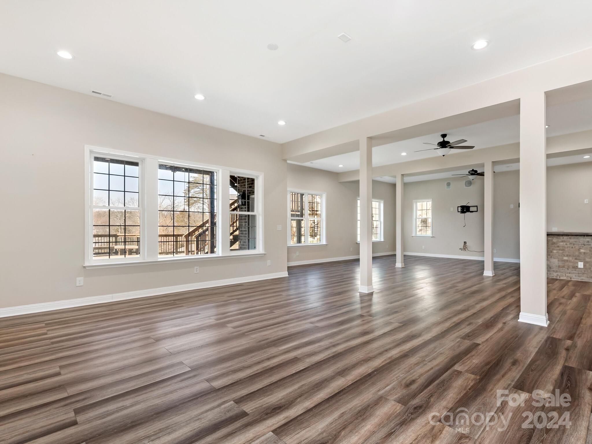 River Lake - Residential