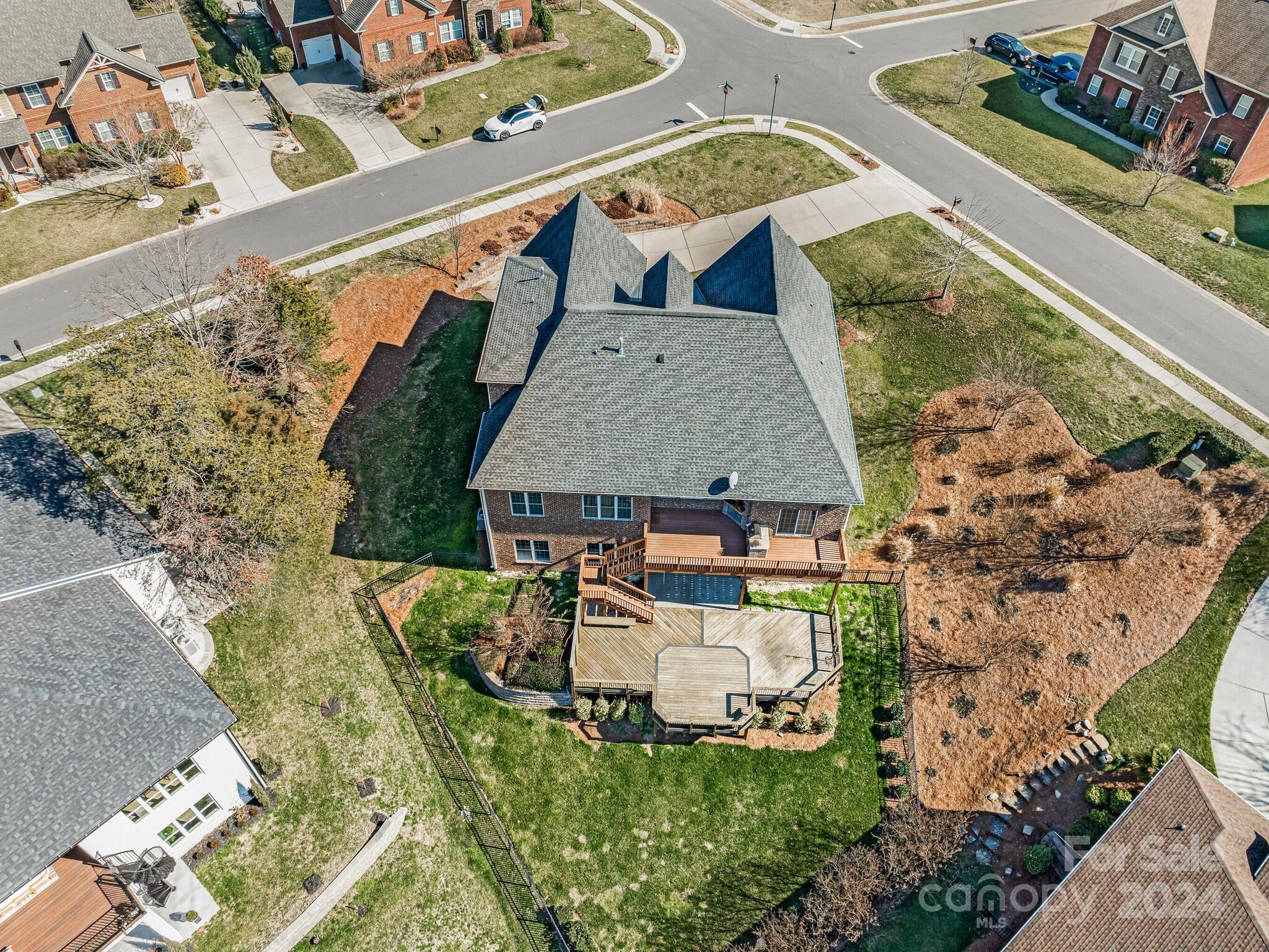 River Lake - Residential