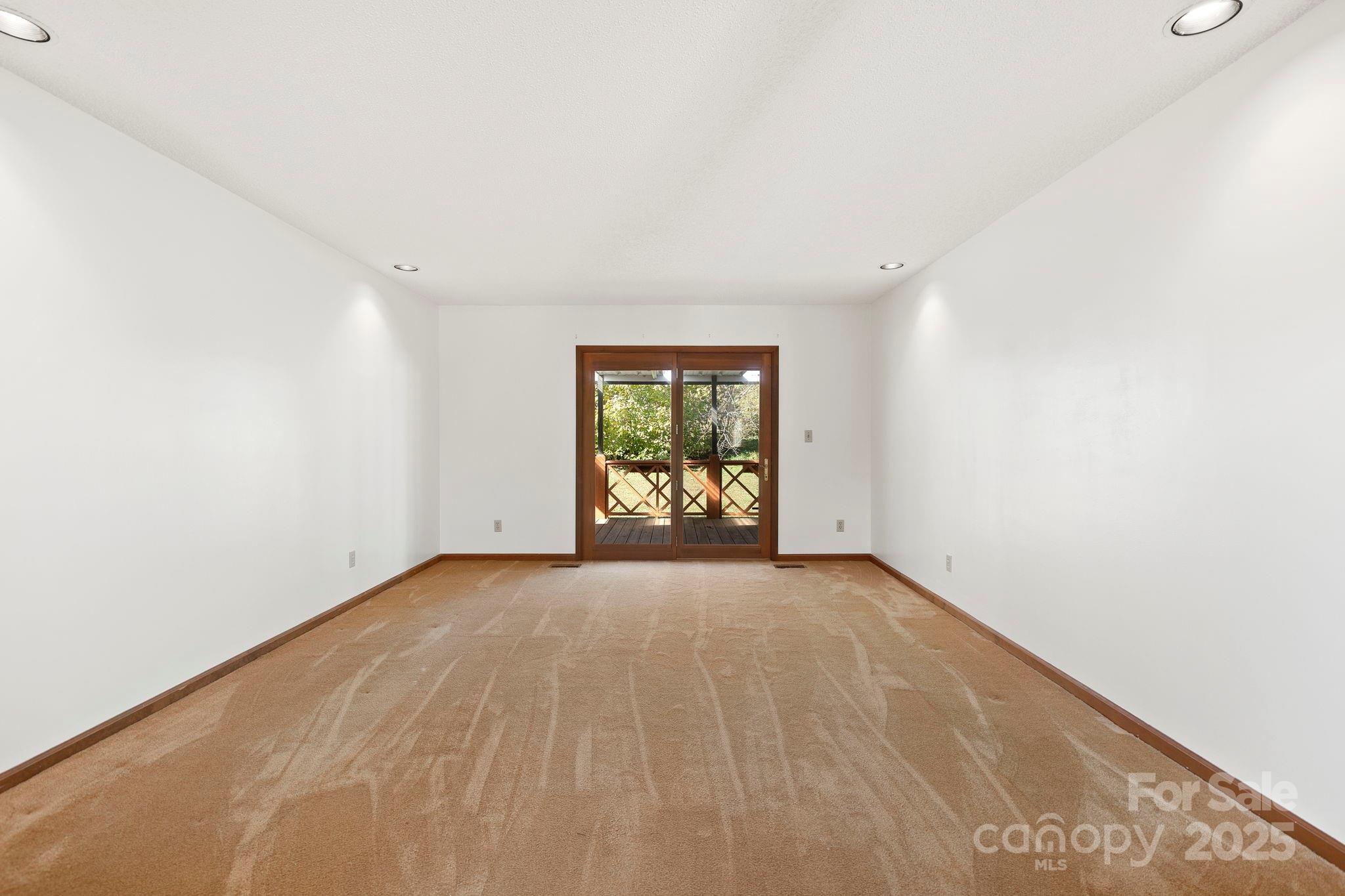6 Haw Creek Circle
