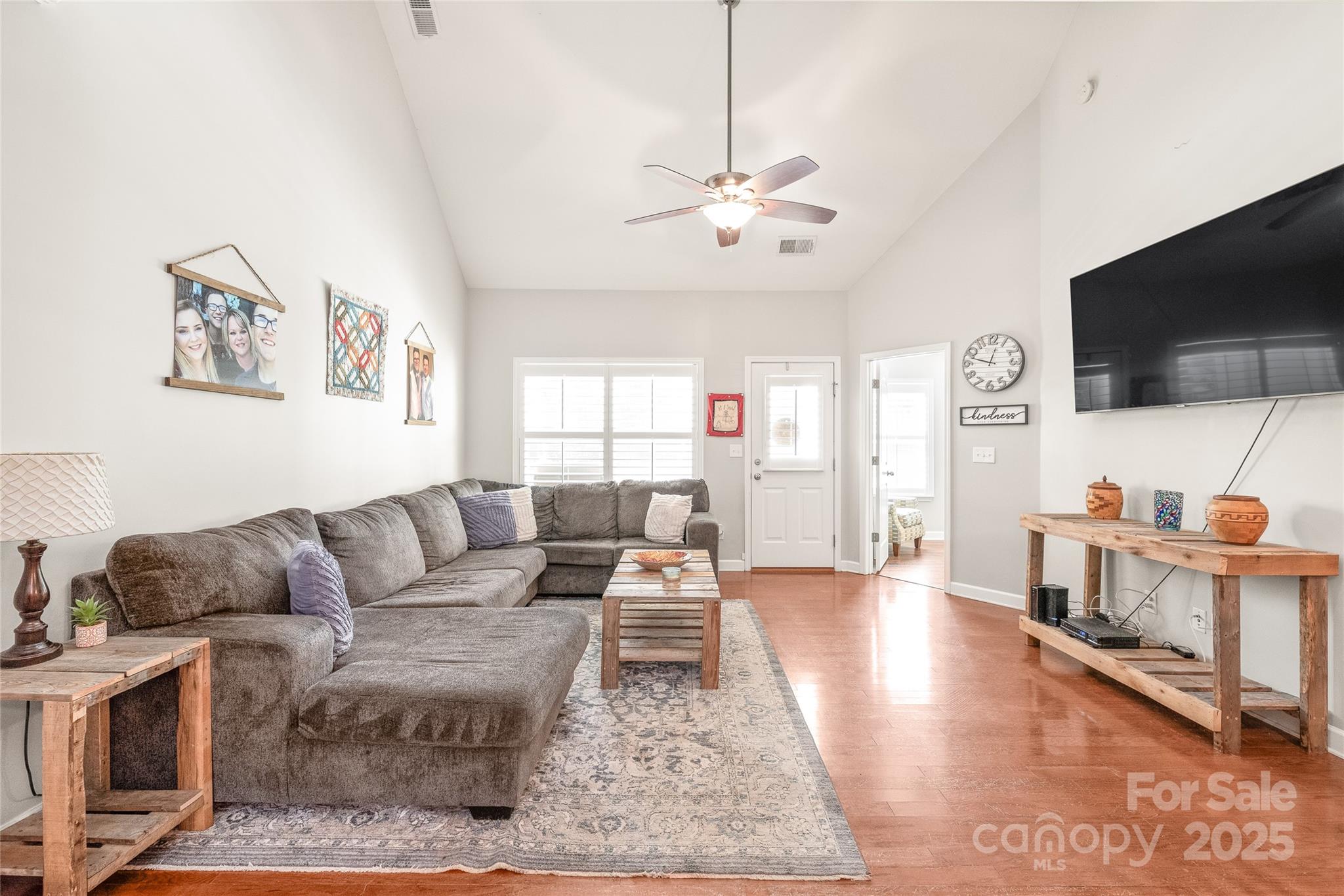 8513 Loxton Circle