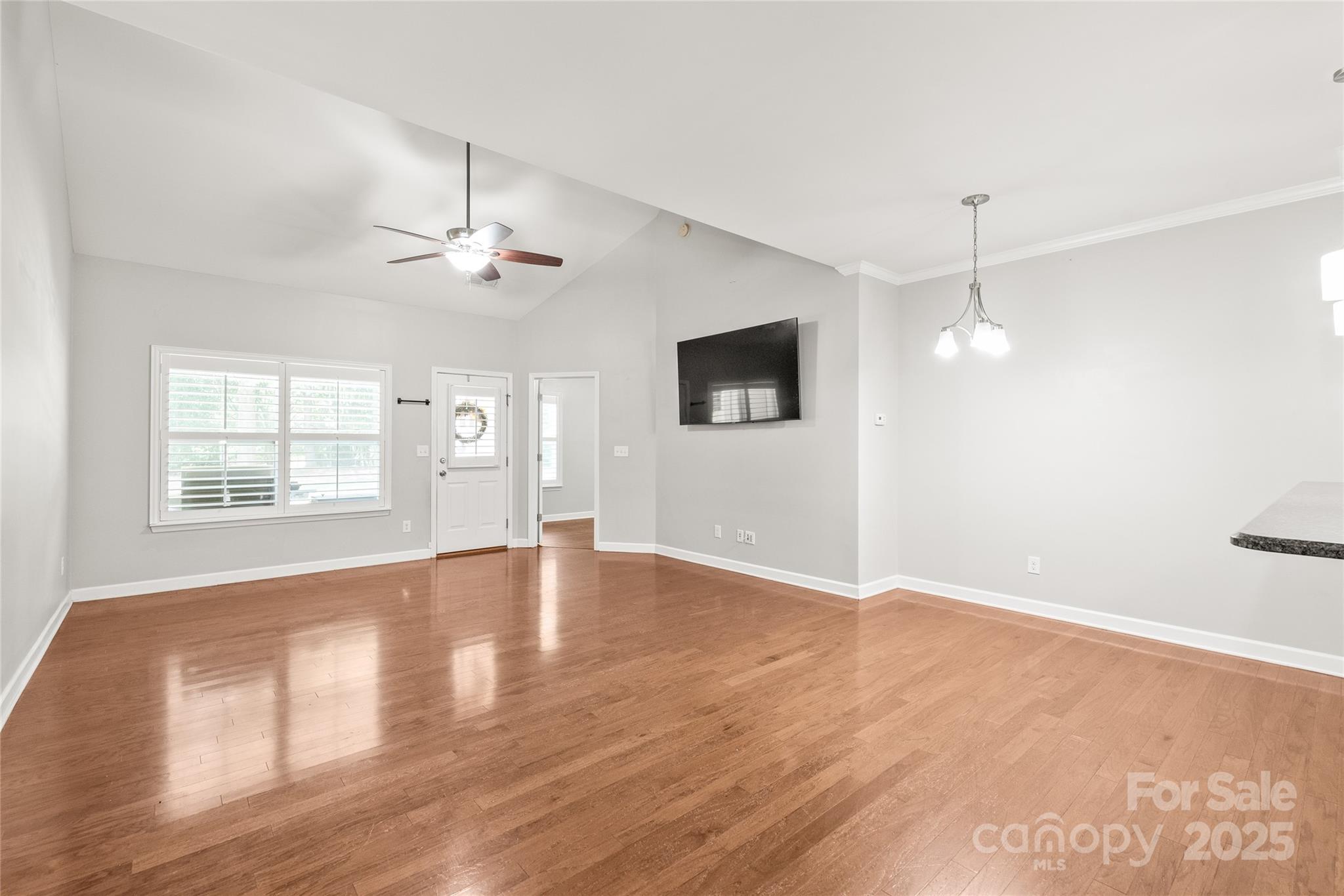 8513 Loxton Circle