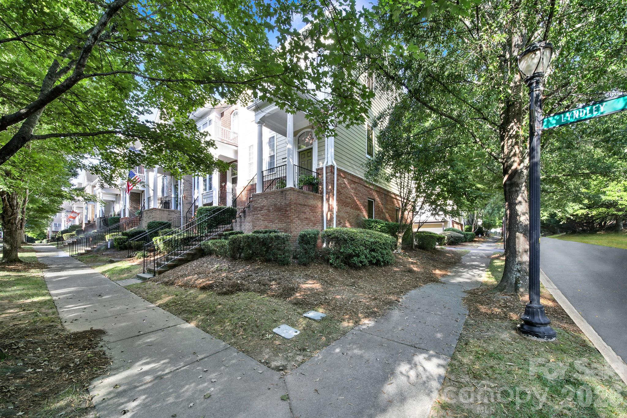 927 Lyndley Drive