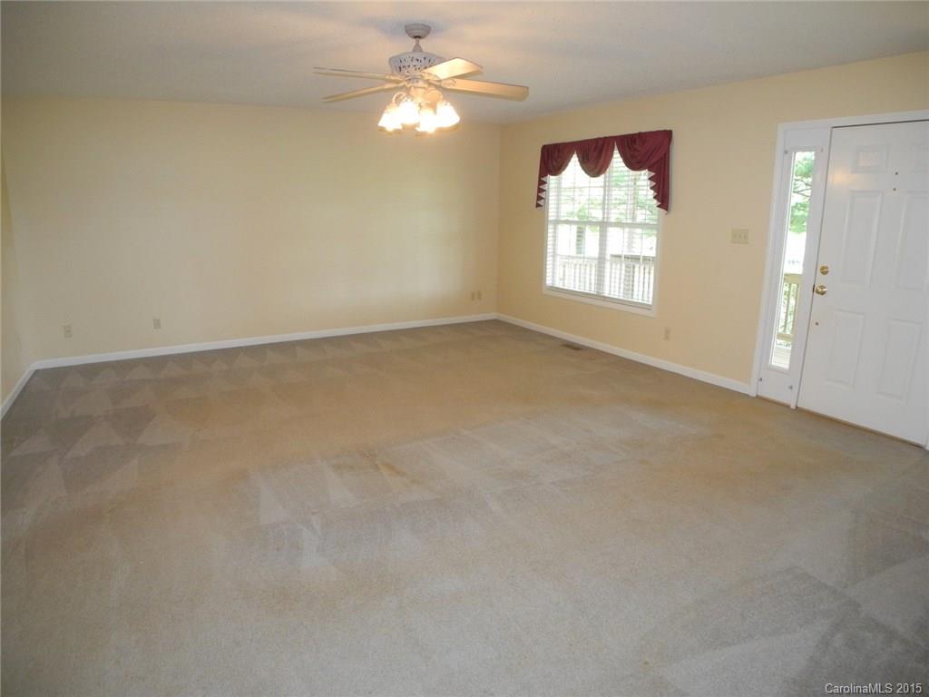 Evelyn Chestnutt 01 - Residential