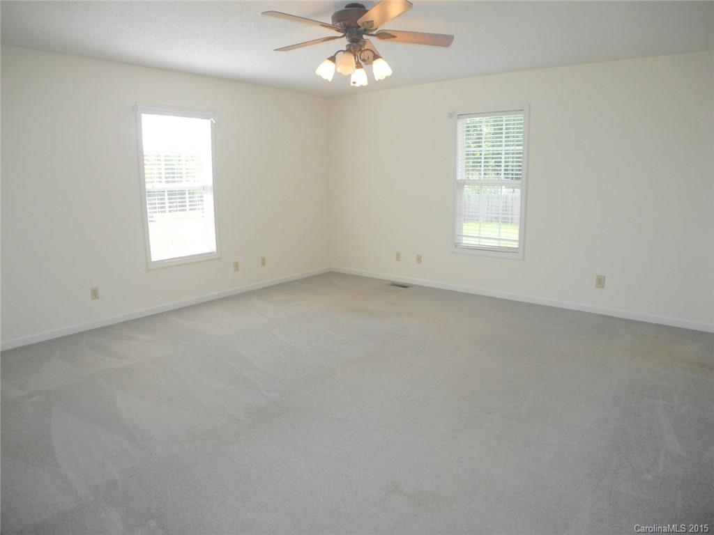 Evelyn Chestnutt 01 - Residential