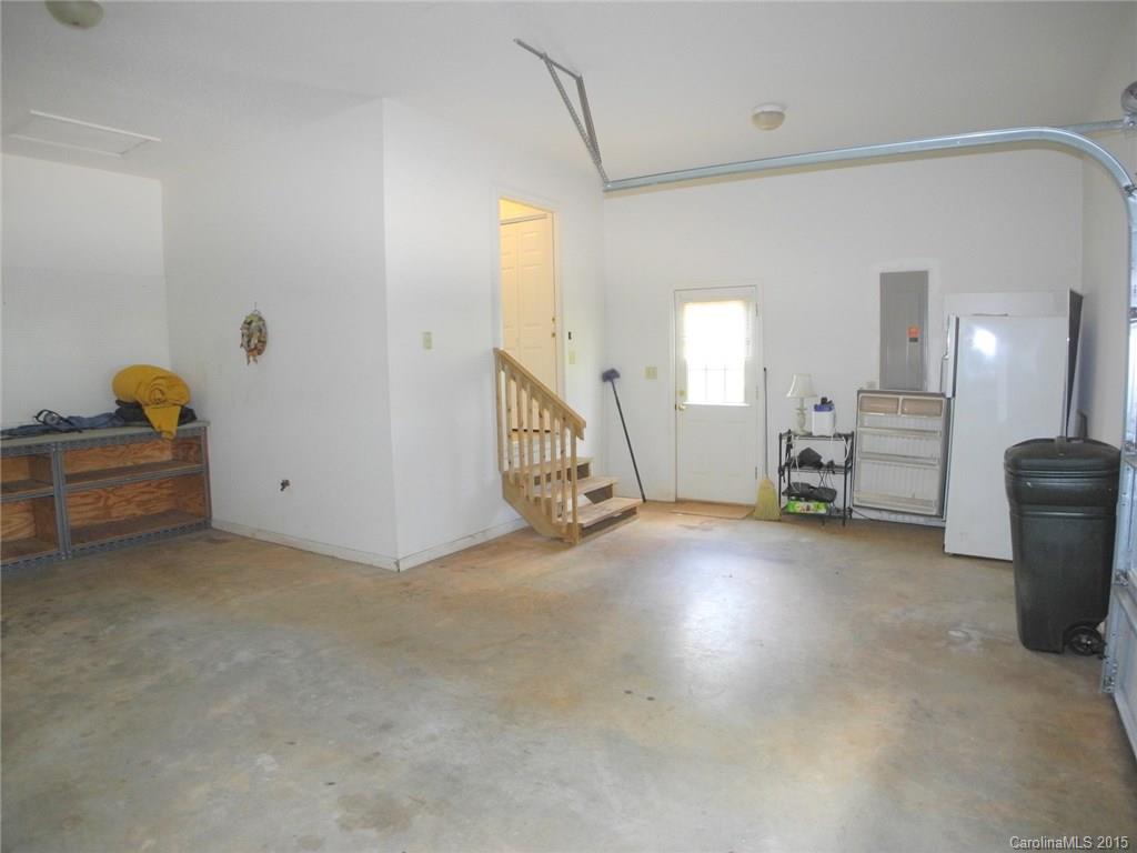 Evelyn Chestnutt 01 - Residential