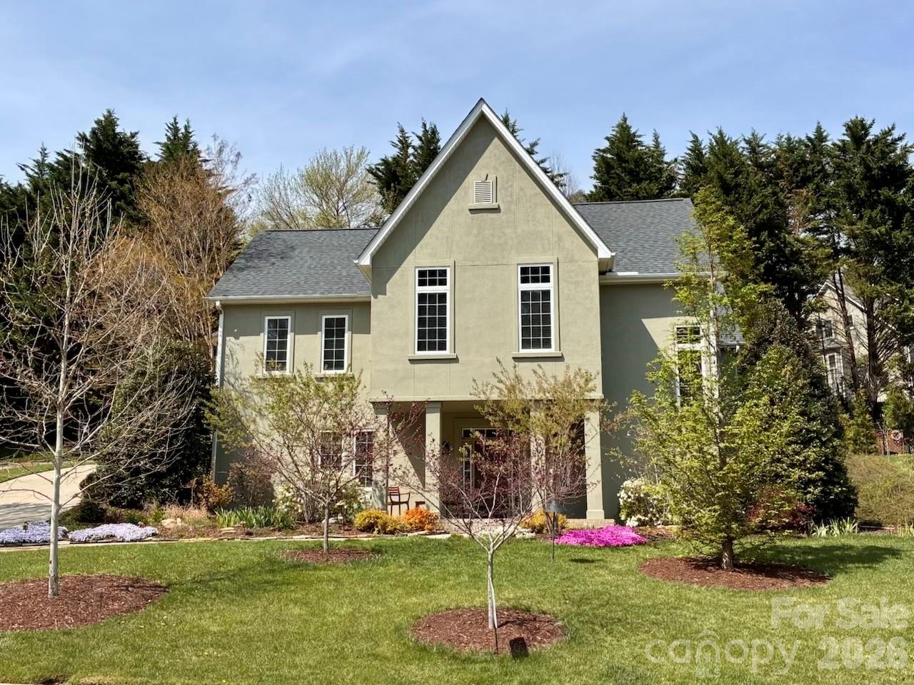 405 Mistletoe Trail