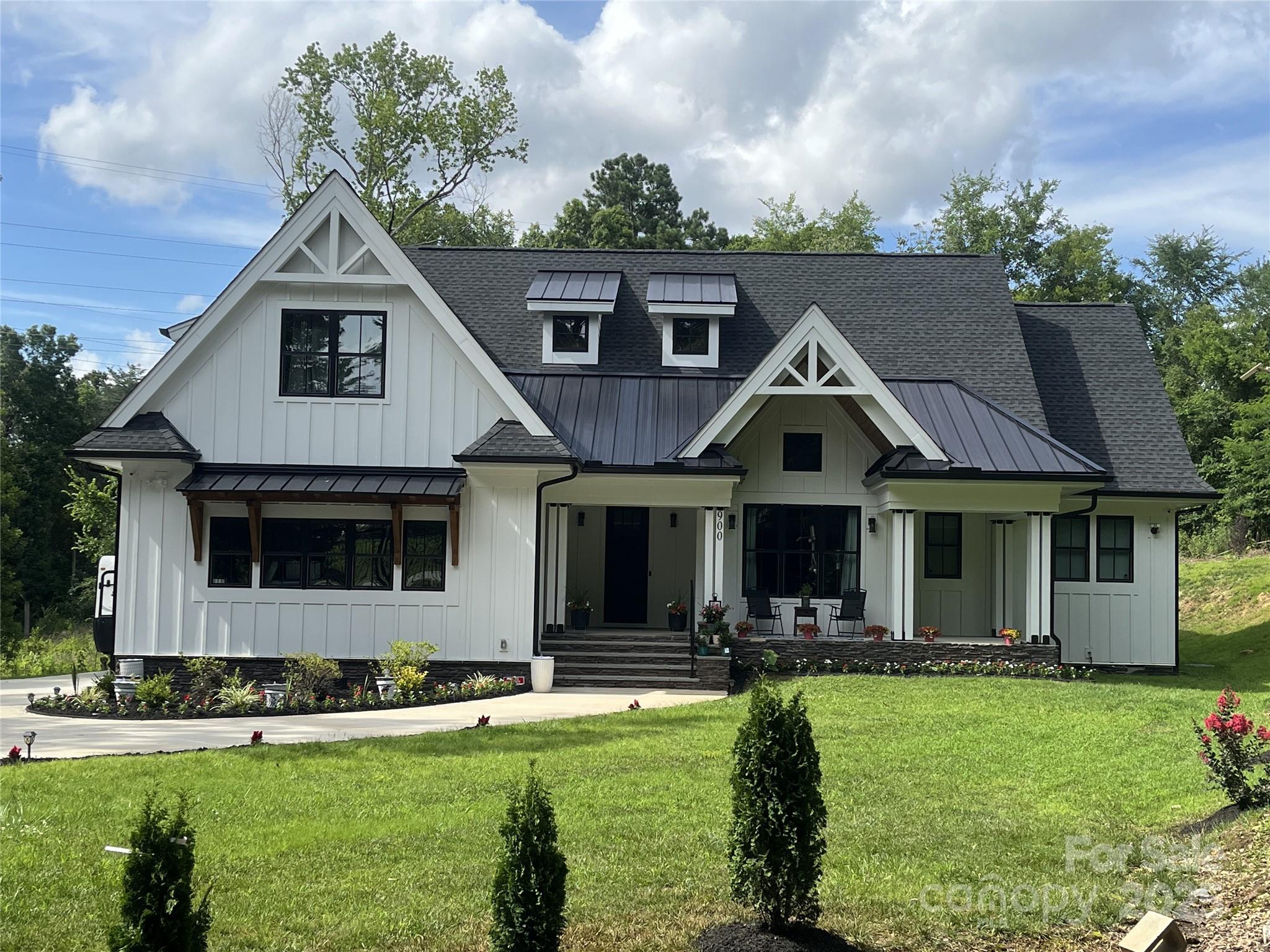 900 Houston Heights Road