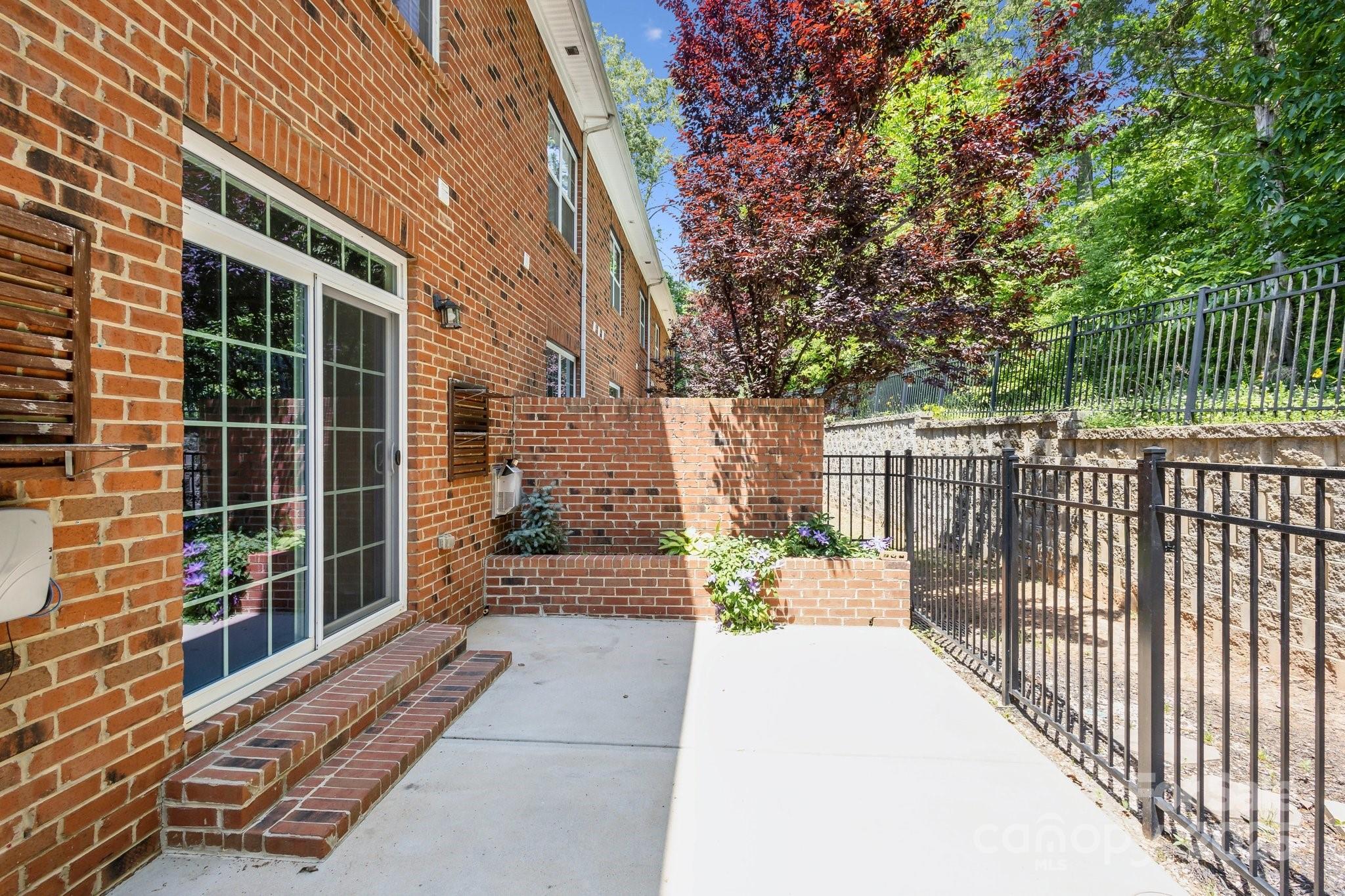 Beacon Knoll Villas - Residential