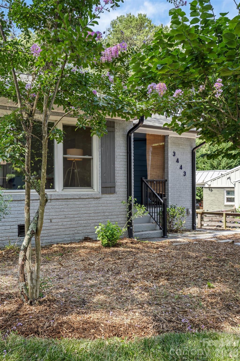 3443 Airlie Street