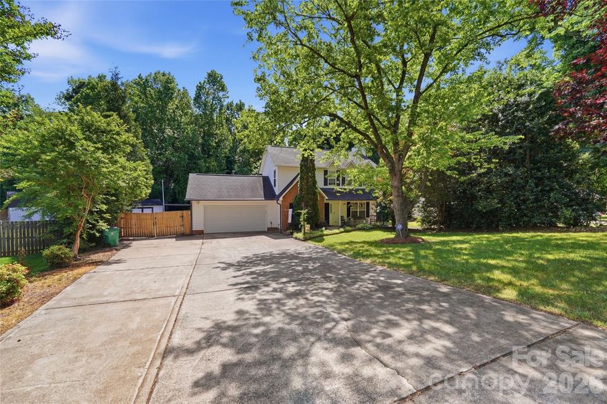 Welcome to 5226 Rockwood Rd in Charlotte! This charming 3-bedroom, 2.5-bath home offers the perfect blend of comfort, space, and convenience. Nestled in a desirable area with easy access to major highways, shopping, dining, and all that Charlotte has to offer, this property is ideal for both everyday living and entertaining.
Enjoy the home’s beautiful front yard, complete with an irrigation system to keep the landscaping lush and vibrant year-round. Step outside to the spacious, fenced-in backyard—perfect for gatherings, pets, or simply relaxing in your own private oasis. The backyard also features a versatile outbuilding, ideal for storage, a workshop, or hobby space.
Inside, you’ll find a well-designed layout complemented by a 2-car garage, providing ample storage and parking. The primary bedroom serves as a comfortable retreat, featuring two spacious closets for plenty of storage and organization.
Don’t miss this opportunity to own a home that combines location, functionality, and outdoor living appeal!
