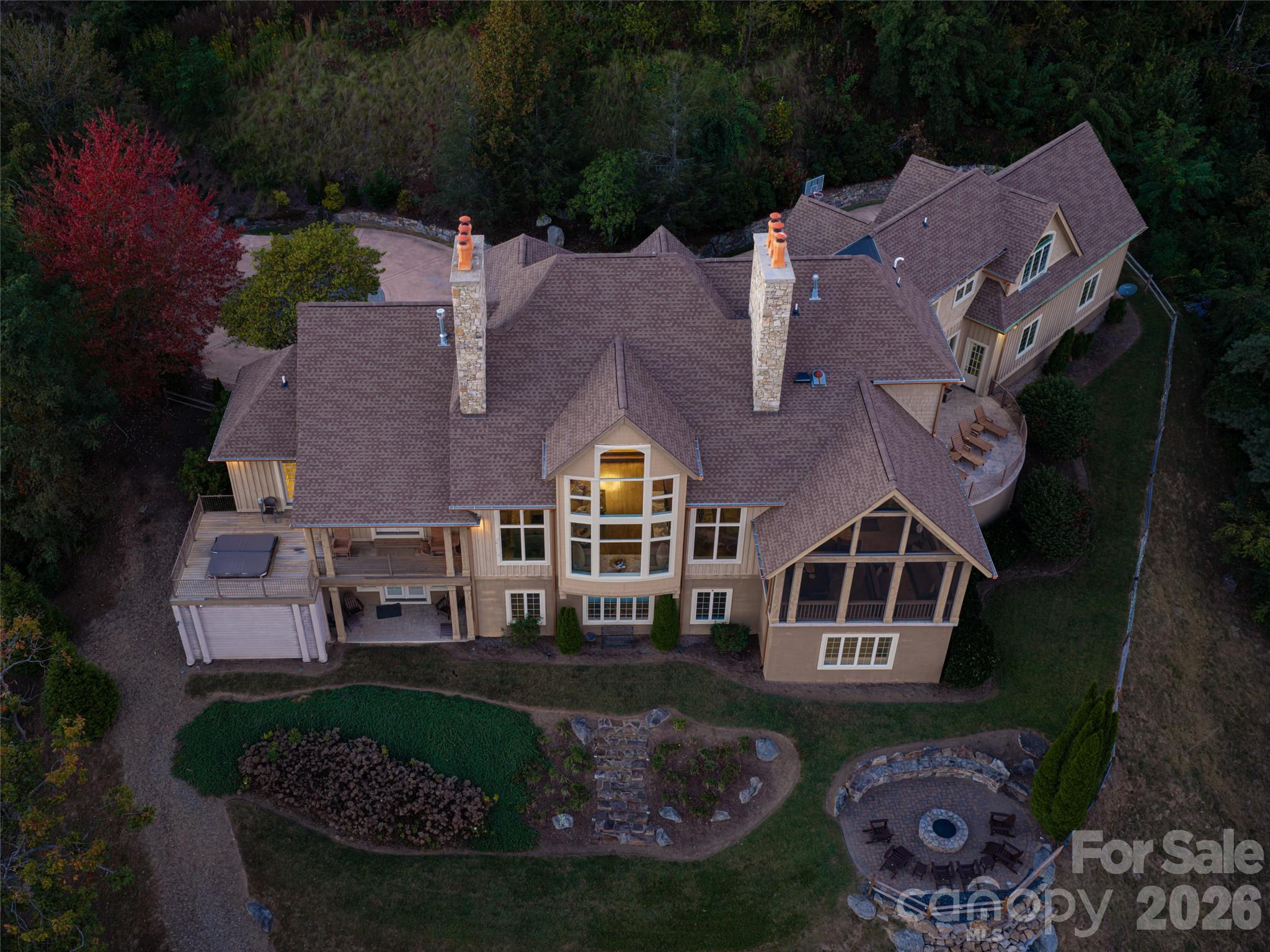 637 Altamont View