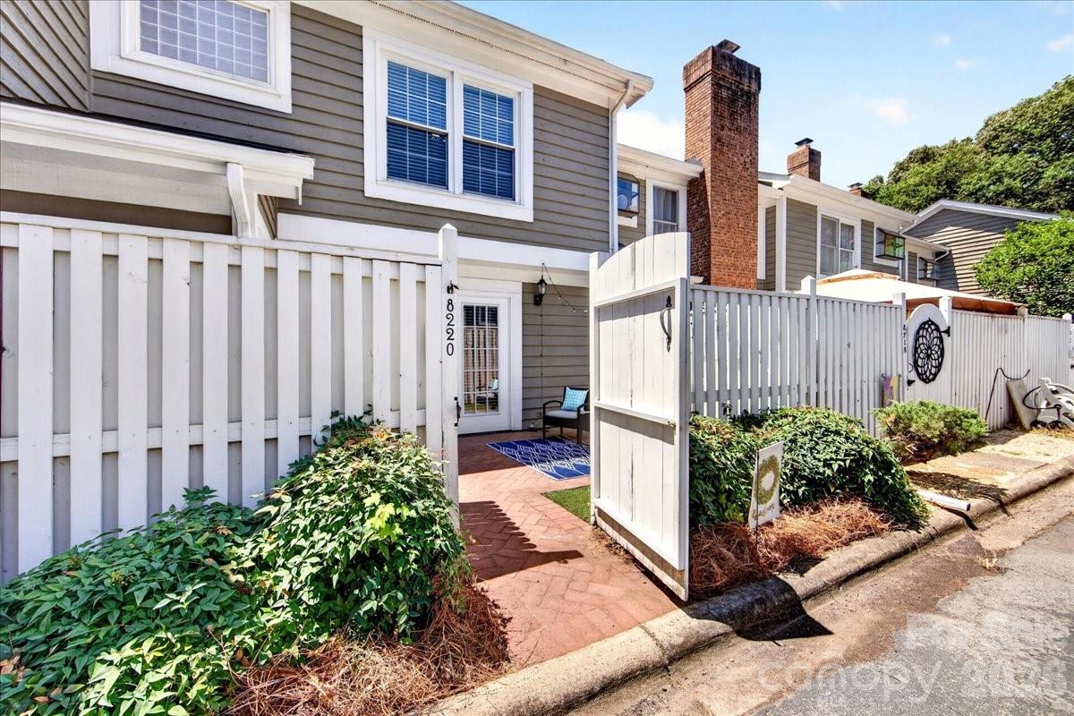 8220 Legare Court