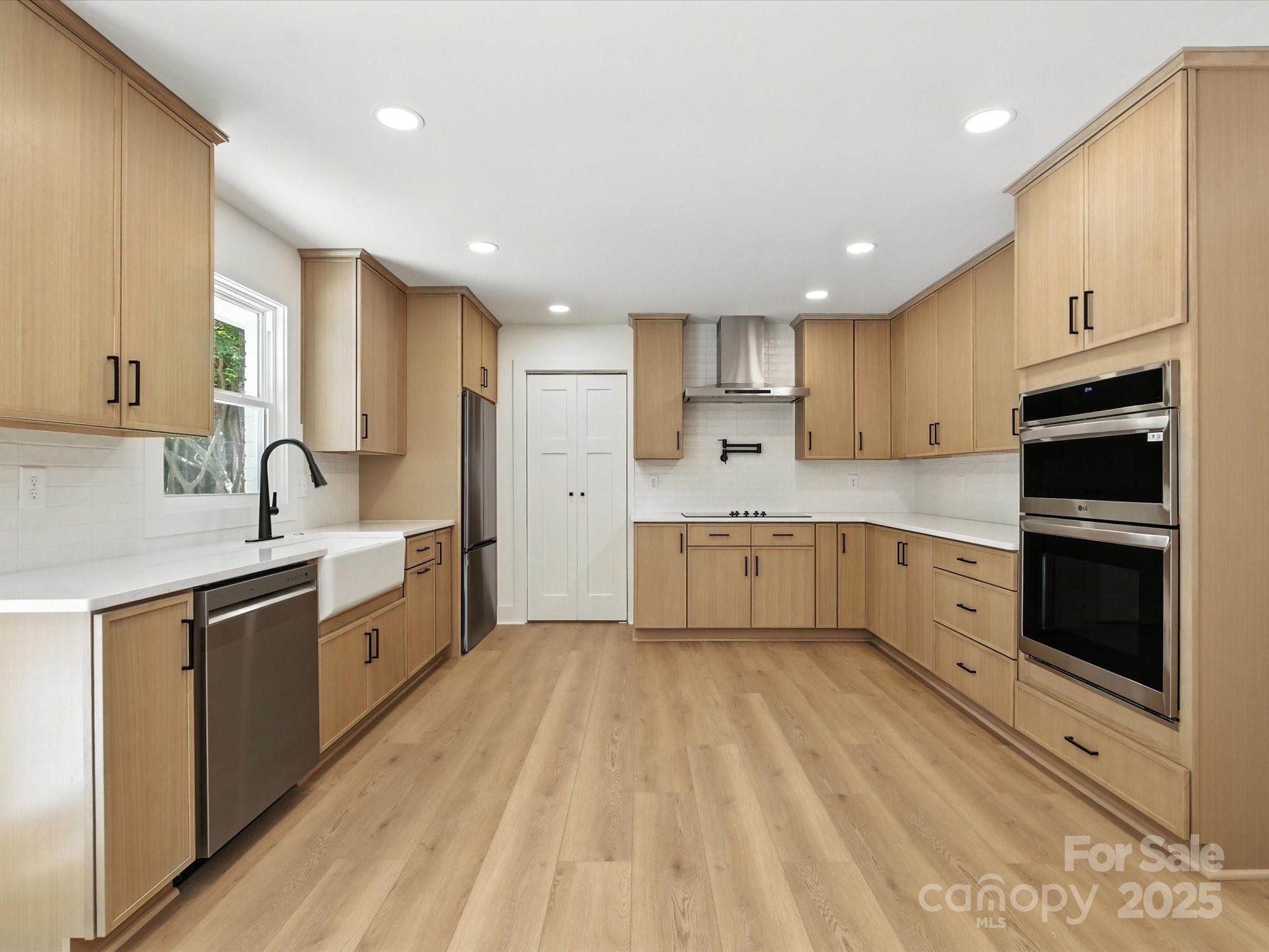 3303 Reid Circle