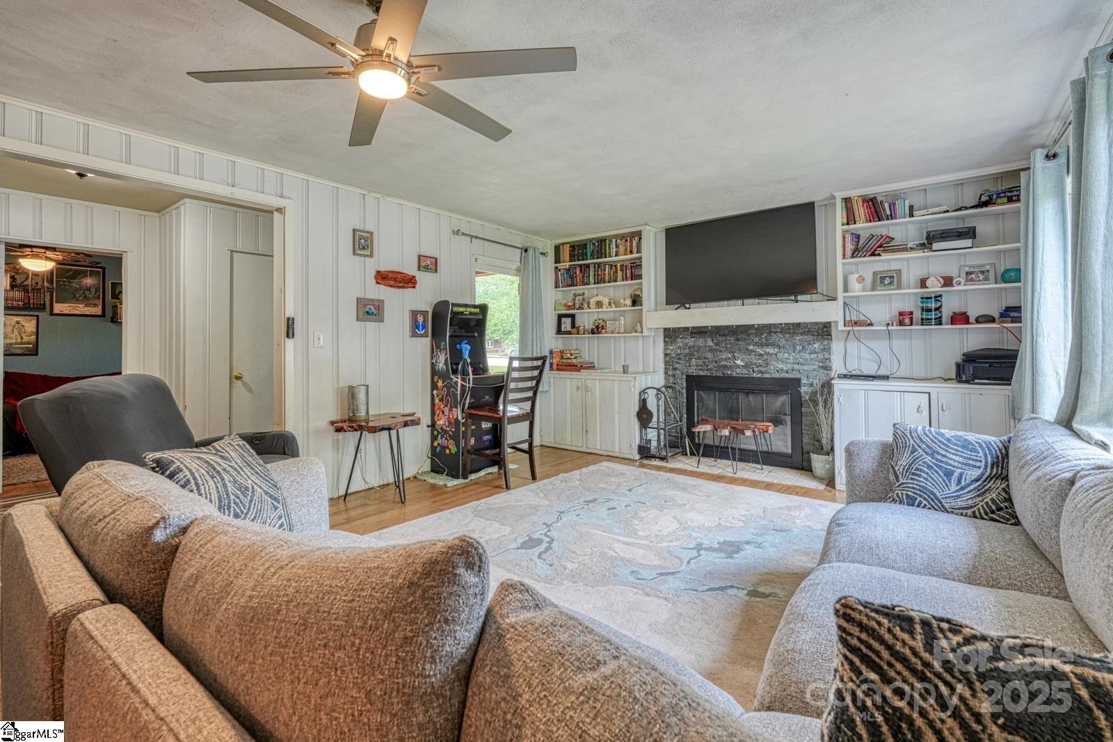 1504 E Rutherford Street