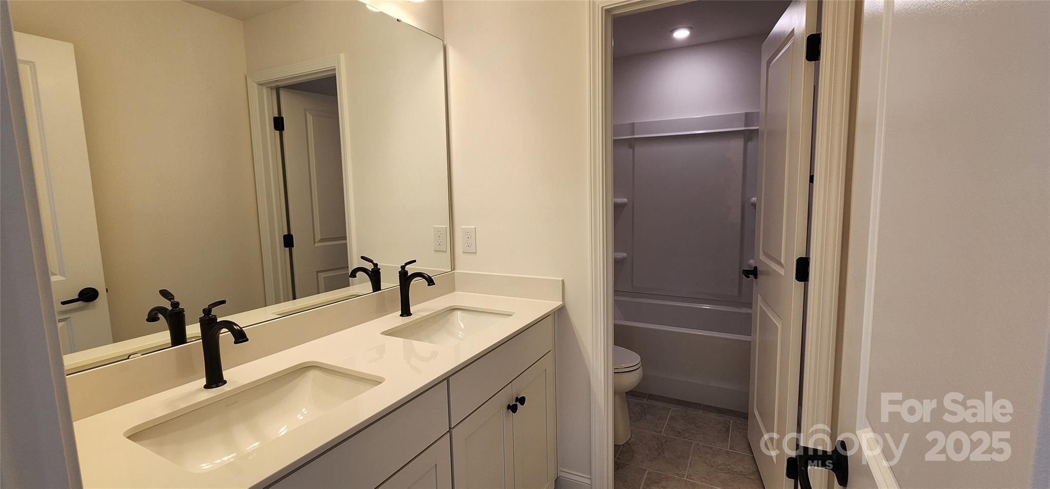 Lakeside Glen - Residential