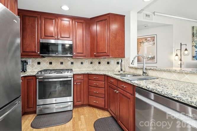 401 N Church Street 607