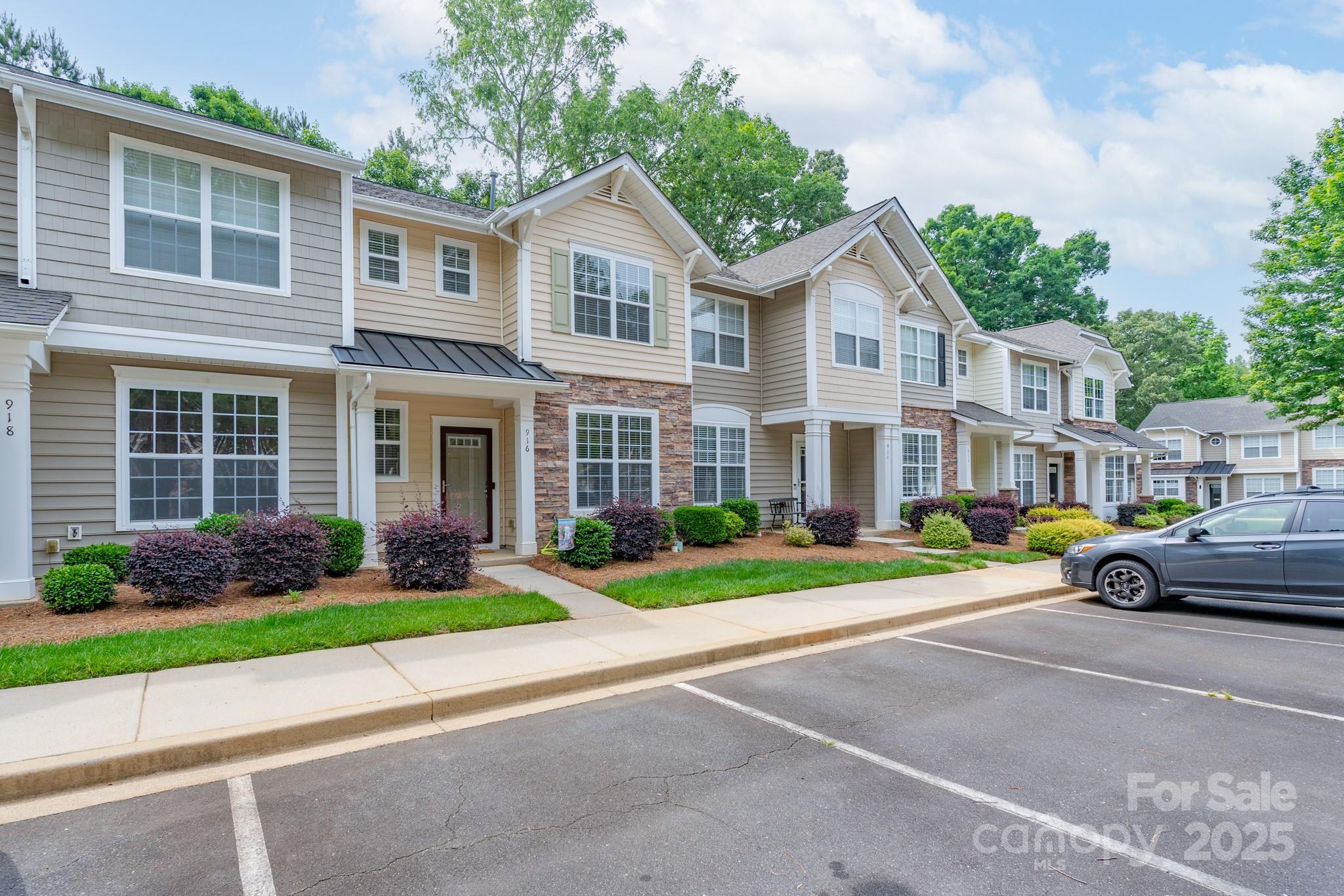 Ridge Pointe - Residential