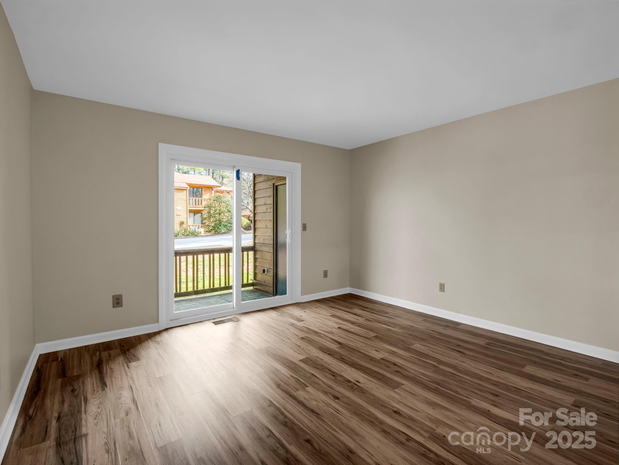 520 Courtwood Lane 4