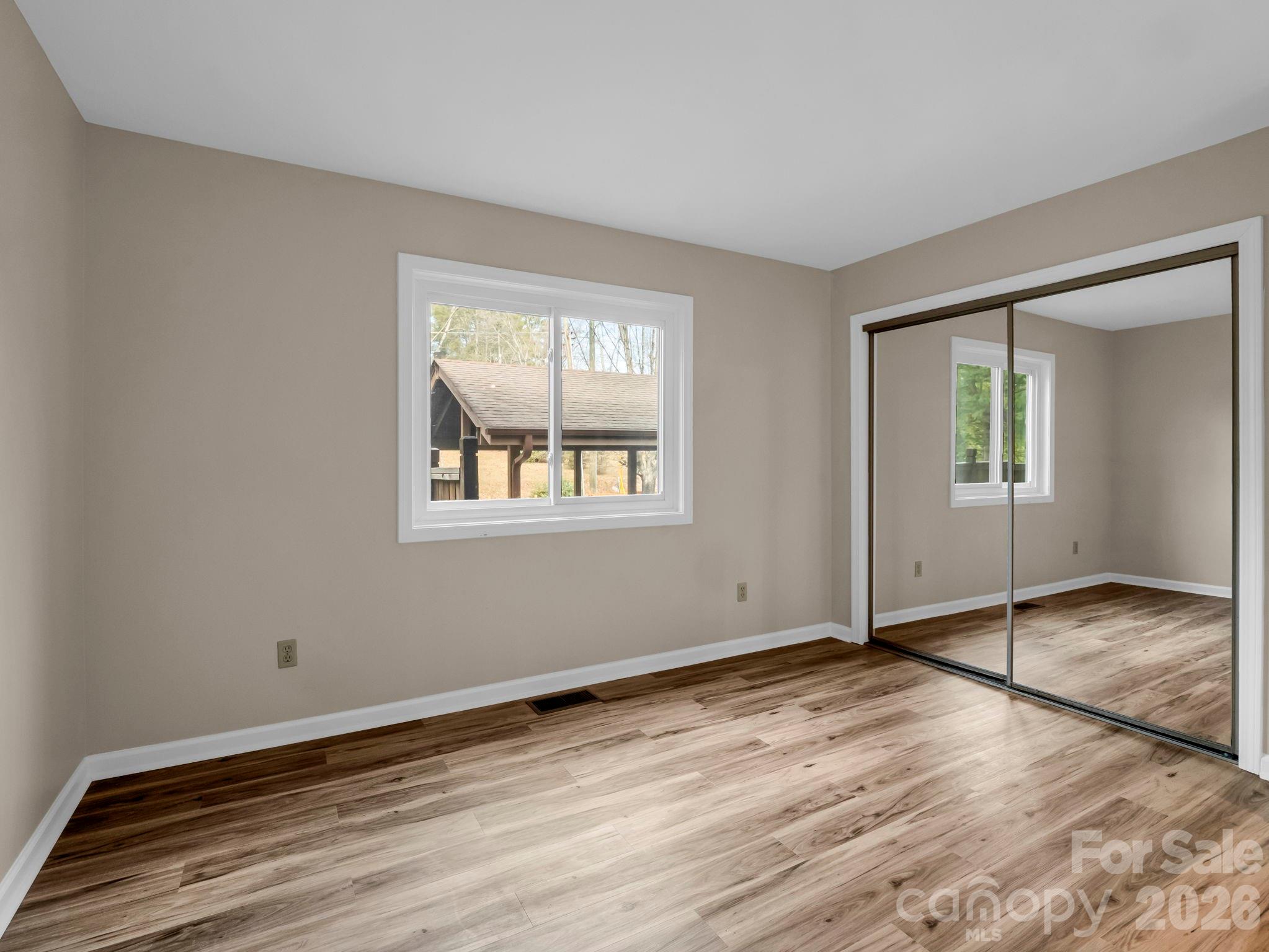 520 Courtwood Lane 4