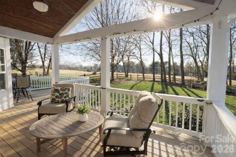 Photo of 13338 Fremington Road, Huntersville, NC 28078 (MLS # 4345811)