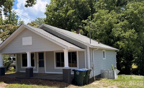 Photo of 321 Cline Avenue SW, Valdese, NC 28690 (MLS # 4401993)