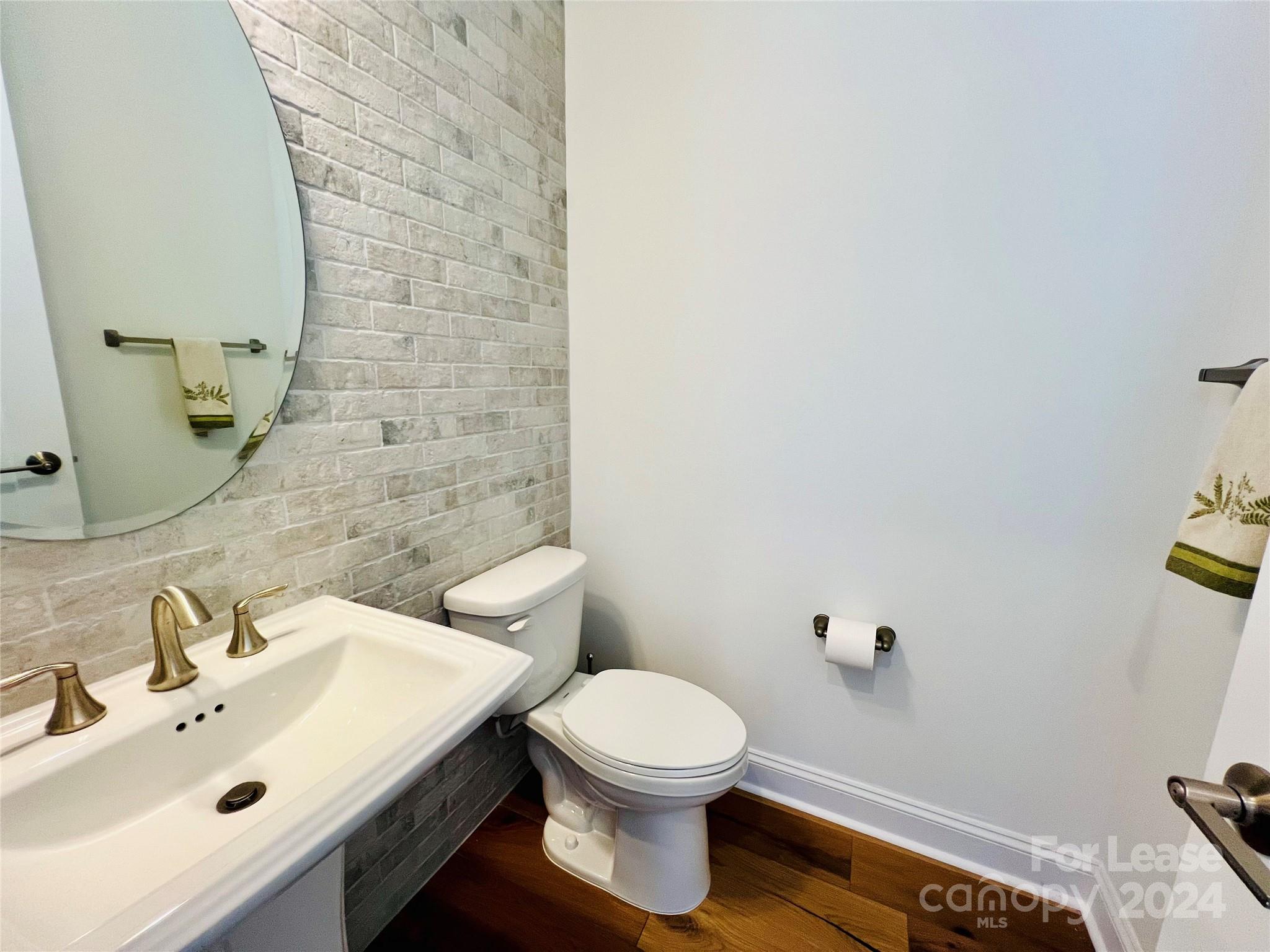 Elizabeth Glen - Residential Lease